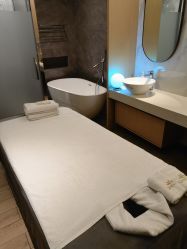 -香港倾城国际·美容美体中心