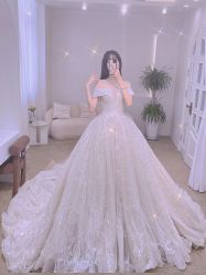 -洋洋婚纱品牌集合店