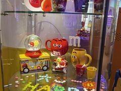 -m豆巧克力世界(上海世茂广场店)