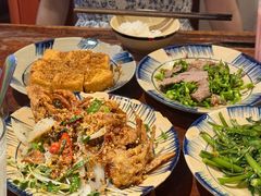 -Cuc Gach Quan Restaurant