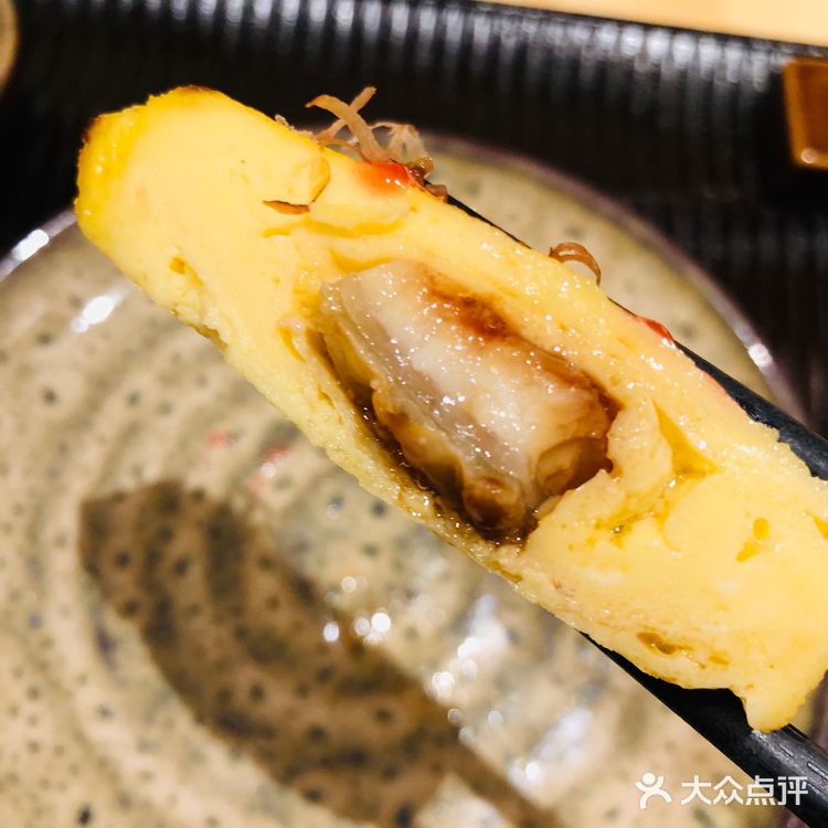 环境： 餐厅地点在金鹰2期9楼，上了楼就能看到