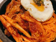 辣白菜五花肉石锅拌饭-七八冷面·延边朝鲜族美食(圣熙八号店)