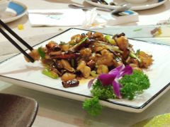 牛肝菌爆牛蛙-香巴拉云南餐厅(华莱坞店)