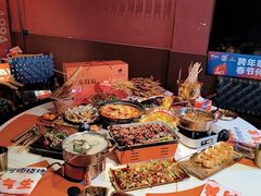 -何师烧烤Pro ·江湖川菜·小龙虾·精酿(太古里旗舰店)