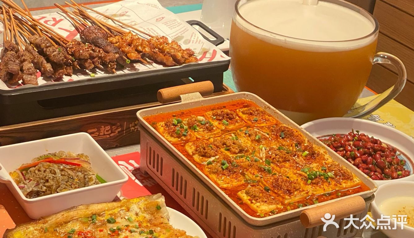 氛围感十足的精酿烧烤店｜喝酒撸串尽享快意人生