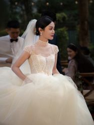 -不晚国际婚纱礼服