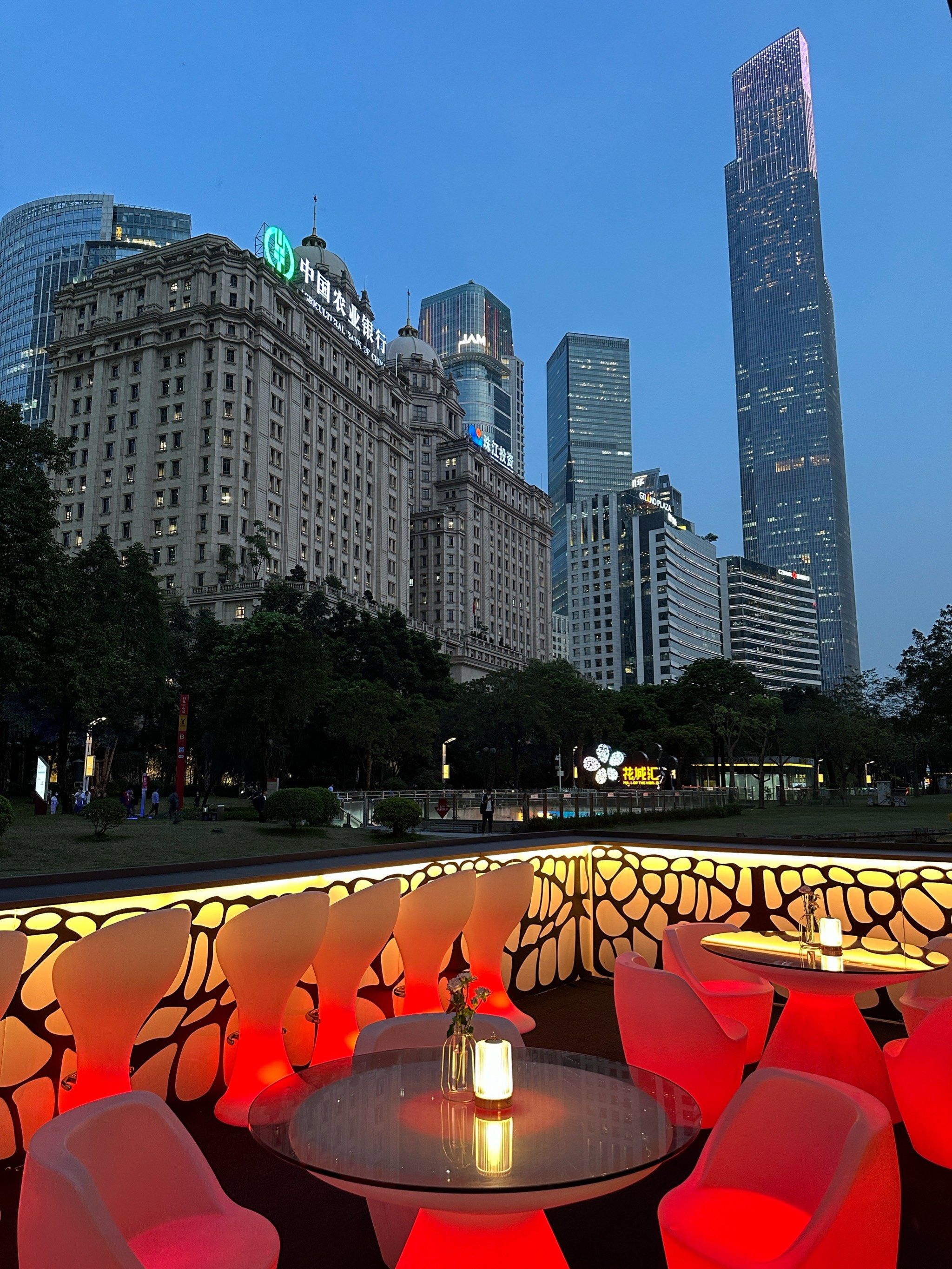 n91坐拥cbd绝美夜景9315
真的chill爆～
-
高迪
