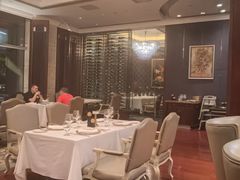 -龙虾酒吧扒房(宁波香格里拉店)