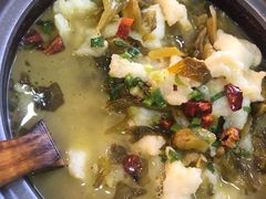 石锅酸菜鱼-周鱼小馆石锅酸菜鱼(活力汇店)