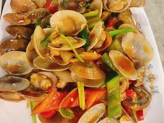 葱姜炒花甲-四川小胡子海鲜(丁村万人海鲜广场店)