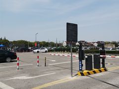 -新场古镇-停车场