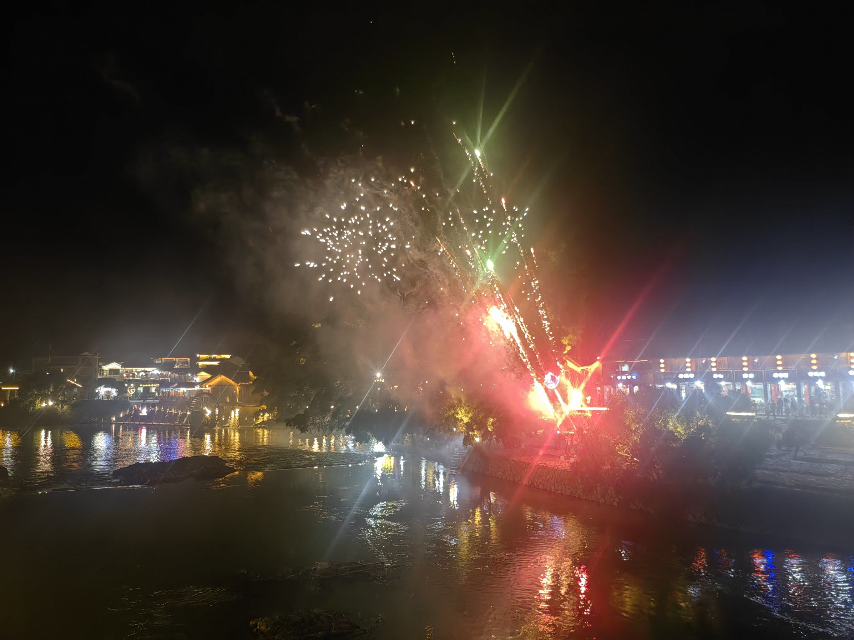 烟花夜 美不胜收