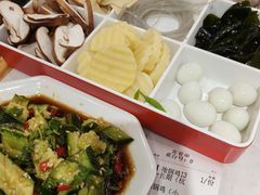 -鲁员外地锅鸡地锅鱼(古墩路店)