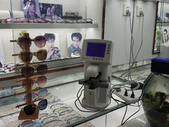 -翰佐蔡司小乐圆·依视路星趣控·暴龙眼镜折扣店