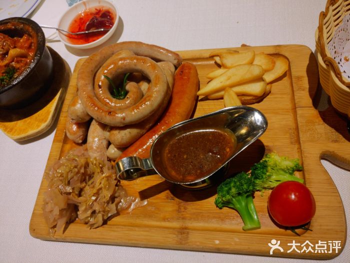 俄士厨房(五棵松华熙live店)俄罗斯冷切肠拼盘图片