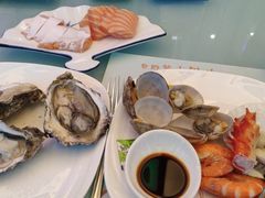 -亚洲国际大酒店·云顶阁旋转自助餐厅