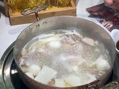 -洪氏嗨捞·广东猪肚鸡·椰子鸡火锅(西咸万象城店)
