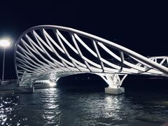 -上海滴水湖皇冠假日酒店