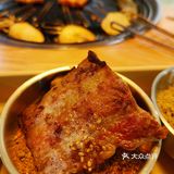 雨天室内吃现烤战斧牛排