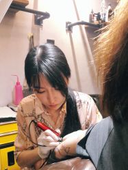 -鳌首刺青纹身 穿孔饰品店