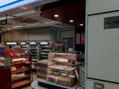 -全家便利店(上海南站站店)