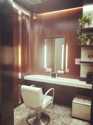 -AKOZO Beauty Salon