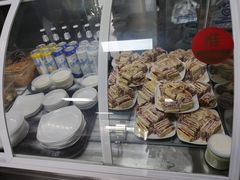 -敖特尔布里亚特美食坊(世纪花苑店)