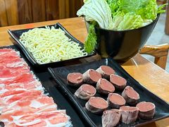 -果松木炭酸菜铜火锅·外婆参鸡汤