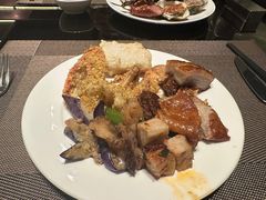 -大中华希尔顿酒店-念自助餐·嗨啤·小龙虾