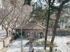 -穹六人间 people 6(岳阳路店)