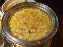蟹粉豆腐-吴越荣记苏州菜·松鼠桂鱼(月光码头店)