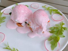粉粉的班尼迪克蛋-CHILLAX轻乐时(侨建·Hi City店)