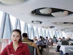 -广州塔卢特斯法国旋转餐厅