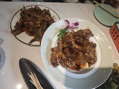 -嗨辣小聚·盘锦河蟹·海鲜烧烤龙虾(盘锦十年好店)