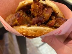 烧饼夹五花肉-老徐烧烤涮肚(交道口店)