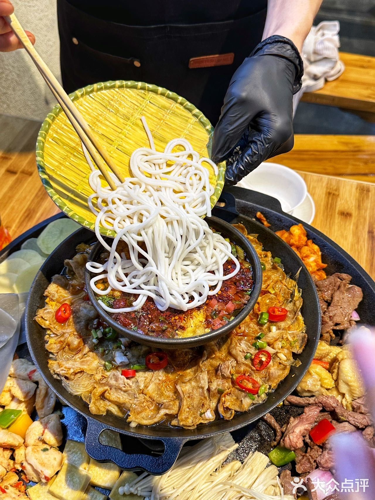 说什么也要吃的贵州烙锅，今天被我吃到了！