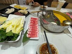 -呷哺呷哺(世贸.工三店)