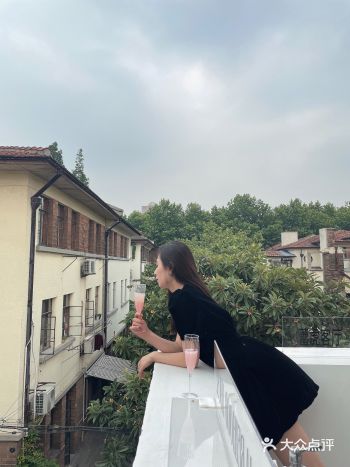 520和喜欢的人一起去探店吧蕾虎客厅