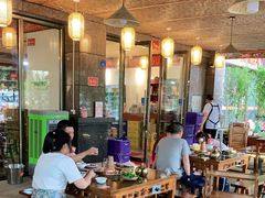 大堂-岳记兴隆·青城腊排铜火锅(融创店)