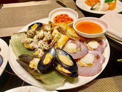 -大中华希尔顿酒店-念自助餐·嗨啤·小龙虾