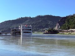 -中国宜宾·长江地标广场