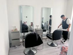 -LILI·HAIR SALON理理造型