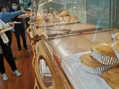 面包甜点陈列柜-新侨三宝乐面包店(崇文门店)