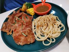 -丽莎沙拉轻食餐厅(国贸店)