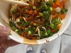 -球场热干面老店