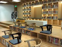 -漕河泾街道图书馆(漕河泾社区文化活动中心店)