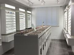 -目艮眼镜SHOWROOM(品牌集合店)