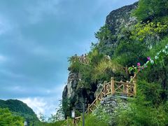 -高荡千年布依古寨旅游景区