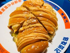 芝士猪扒伯友牛角包-伯友茶记(中华广场店)