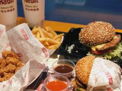 -The Habit Burger Grill 哈比特汉堡(复兴soho店)